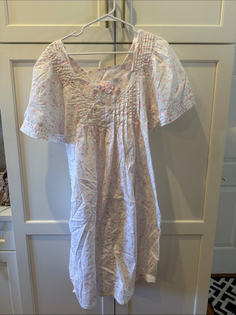 Gilligan & O'Malley White and Pink Floral Short Nightgown Large 100% cotton